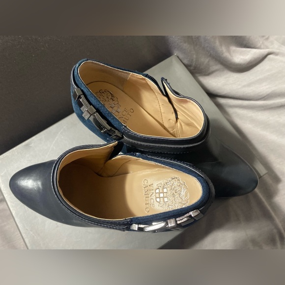 Vince Camuto Dark Navy Nappa/True Suede Bootie’s - Picture 4 of 9
